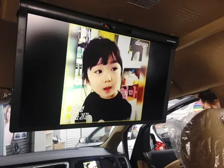 영등포 카니발 천정모니터장착/ 2018 더뉴 카니발 XM전자 XCM-1760P 장착 미러링동글 연결/XM 천장 듀얼모니터 / 영등포구 문래동