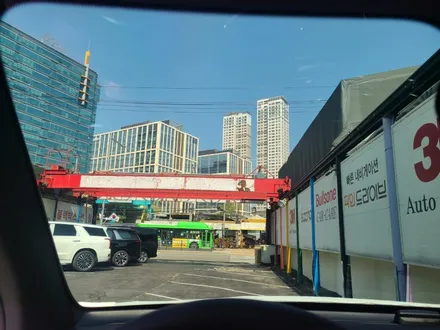 GLC300e 플러그인 하이브리드) 영등포 수입차 신차패키지/ GLC300e 레인보우 V90+QXD7000(커넥티드)+에코파워팩12C 장착 / 서울 양천, 구로, 강서, 영등포, 부천