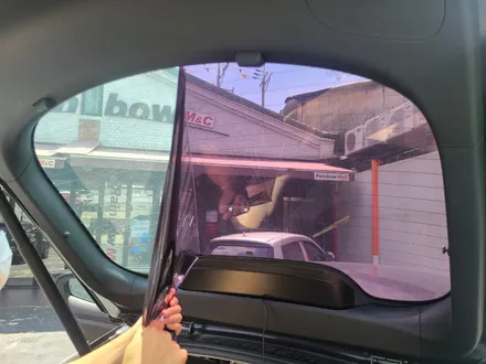 스팅어) 색 바랜 저가 필름 제거하고 에메랄드빛 고급스런 반사필름 틴트어카 고스트 필름으로 변신!! / 서울 양천, 구로, 강서, 영등포, 부천