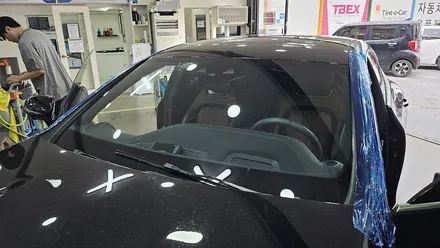 후퍼옵틱 영등포 문래점)메르세데스 벤츠 AMG 63GT 앞유리 교체후 썬팅 시공. 후퍼옵틱 클래식 33% / 영등포구 문래동
