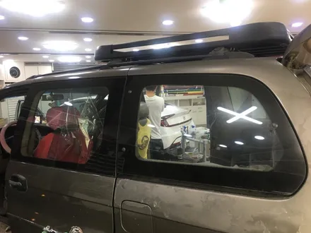 카니발파크 오래된 썬팅지 벗겨내고 재시공/ 중고차썬팅 재시공전문점/ / 영등포구 문래동