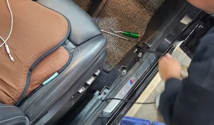 수입차 블랙박스)BMW 630i GT 순정형 블랙박스 고장으로 사재블랙박스 아이나비 QXD1플러스 교체. / 영등포구 문래동