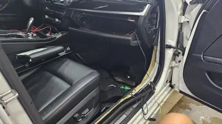 수입차 블랙박스, 하이패스 설치)구형 BMW520d F바디 하이패스, 블랙박스 설치 / 영등포구 문래동