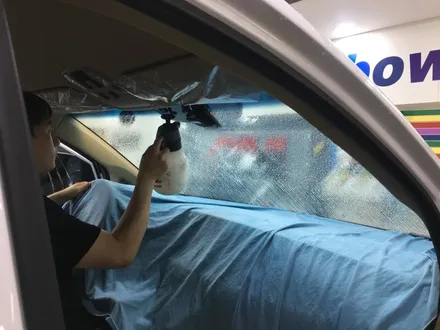 카니발 장애인 휠체어 리프트 개조 차량 선팅 농도/블랙박스 장착!/카니발 신차 패키지 전문점 / 서울 양천, 구로, 강서, 영등포, 부천