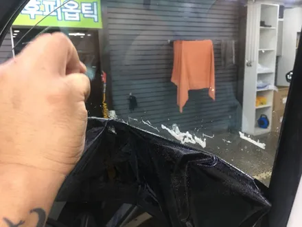 후퍼옵틱 틴팅재시공) 싼타페 CM 전면- 프리미엄 나노 세라믹30% 측면- 클라식15% 재시공 / 서울 양천, 구로, 강서, 영등포, 부천