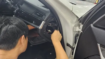 수입차 블랙박스, 하이패스 설치)구형 BMW520d F바디 하이패스, 블랙박스 설치 / 영등포구 문래동
