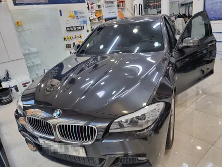 BMW535D with 로얄시리즈101 중고차 꼼꼼한 필름제거가 고품질의 썬팅을 만든다. 썬팅의 민족은 서초 이영민썬팅 요기요 / 서울 서초구