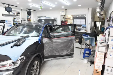 [카스토리] BMW X4 솔라가드 프리미엄 퀀텀 전면 + 파노라마 썬루프 19% 측면 및 후면 14% / 서울 서초구