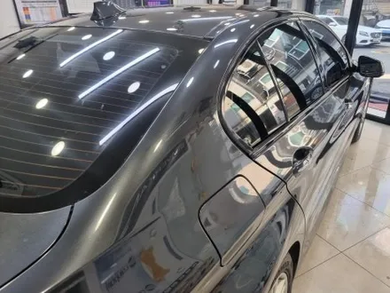 BMW535D with 로얄시리즈101 중고차 꼼꼼한 필름제거가 고품질의 썬팅을 만든다. 썬팅의 민족은 서초 이영민썬팅 요기요 / 서울 서초구