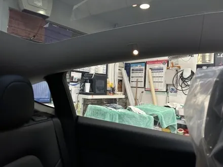 서울 테슬라 모델Y 비전썬팅 with 신차패키지 블박을 위한 보조배터리 설치 / 서울 서초구
