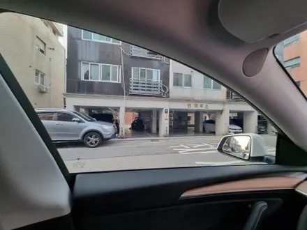 테슬라 모델Y with 레이노S9 오늘의 선택도 역시나 테슬라Y 양재동 썬팅은 이영민썬팅 썬팅의 민족은 요기요~! / 서울 서초구