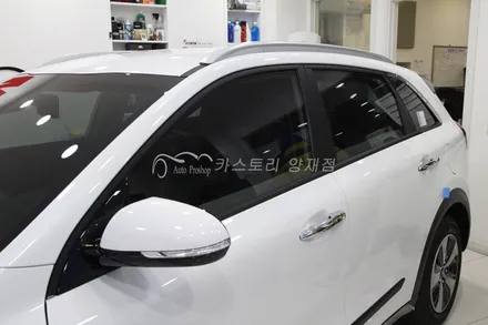 레이노썬팅시공 기아니로레이노썬팅 니로썬팅전문 아이나비QXD950블랙박스장착 전문점 / 서울 서초구