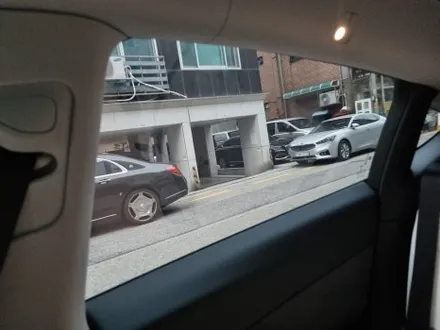 강남 테슬라Y 레이노F95 썬팅 환절기 민감한 피부를 위한 햇빛차단은 필수 / 서울 서초구