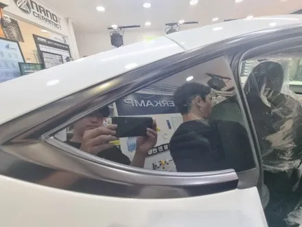 테슬라Y with 레이노S9 머리가 뜨겁다 태양과 돌빵을 동시에 막을수 있는 방법은? 루프PPF 열차단 90% 양재 이영민썬팅 썬팅의 민족은 요기요 / 서울 서초구
