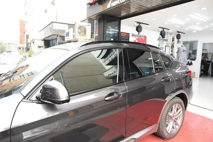 [카스토리] BMW X4 솔라가드 프리미엄 퀀텀 전면 + 파노라마 썬루프 19% 측면 및 후면 14% / 서울 서초구