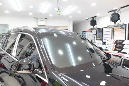 [카스토리] BMW X7 솔라가드 프리미엄 퀀텀 전면 + 파노라마썬루프 28% 측후면 8% / 서울 서초구