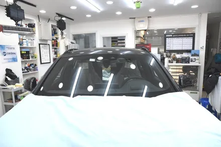 [카스토리] BMW X4 솔라가드 프리미엄 퀀텀 전면 + 파노라마 썬루프 19% 측면 및 후면 14% / 서울 서초구