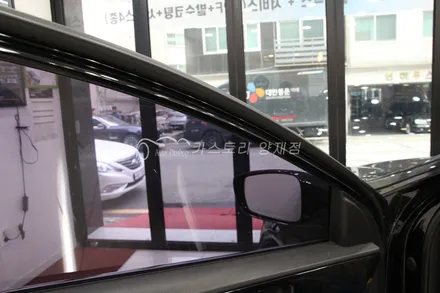 LF소나타레이노썬팅 레이노팬텀시리즈 탈변색에강한썬팅으로 찢어지거나 벗겨지는일이 드물어요~ / 서울 서초구