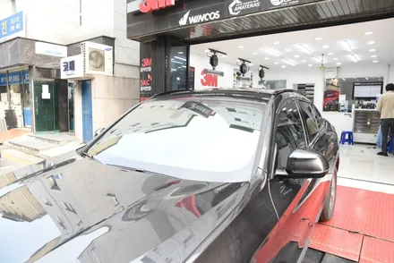 [카스토리] BMW X4 솔라가드 프리미엄 퀀텀 전면 + 파노라마 썬루프 19% 측면 및 후면 14% / 서울 서초구