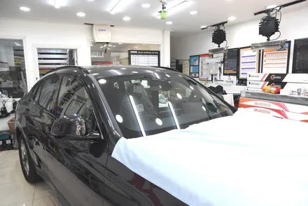 [카스토리] BMW X4 솔라가드 프리미엄 퀀텀 전면 + 파노라마 썬루프 19% 측면 및 후면 14% / 서울 서초구