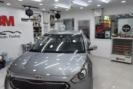 니로썬팅 레이노크로마 R7 썬팅 블랙박스장착 아이나비 QXD1500 / 서울 서초구