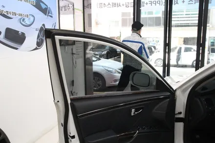 그랜져TG 썬팅 기존썬팅 제거 후 측후면 레이노썬팅 / 서울 서초구
