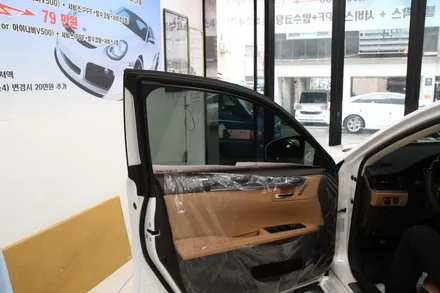 렉서스 ES300H 썬팅 신차패키지 시공기 렉서스ES300H레이노썬팅 만도KP100 블랙박스 장착 / 서울 서초구