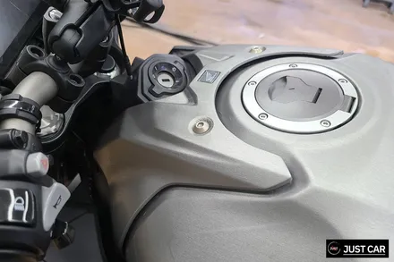 동탄 바이크랩핑 혼다 CB650R 브러쉬드 티타늄 부분랩핑 / 화성시 동탄 반송동