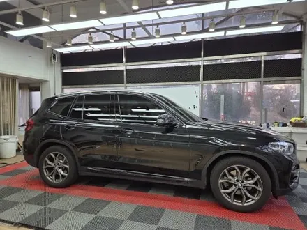 동탄 랩핑, 부담스러운 은빛 크롬을 가려 스포티한 분위기 완성. BMW X3 크롬죽이기. / 화성시 동탄 반송동