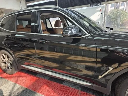 동탄 랩핑, 부담스러운 은빛 크롬을 가려 스포티한 분위기 완성. BMW X3 크롬죽이기. / 화성시 동탄 반송동