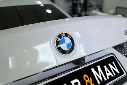 BMW G20 3시리즈 / 사이드데칼 시공/ 50주년 엠블럼 / 휠 캡 교체 작업 / 대구 카앤맨 / 대구 북구 검단동