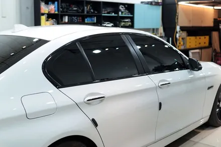 자동차 크롬백화 랩핑지로 크롬딜리트 작업으로 해결해 보자 BMW F10 / 대구 북구 검단동