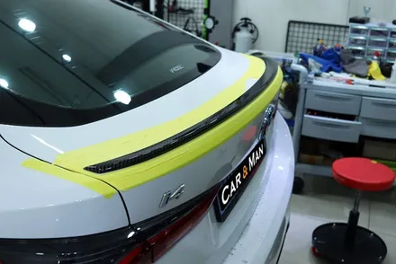 BMW i4 / G26 리어 스포일러 부분 포인트 랩핑 / 4D 리얼카본 시공 / 대구 카앤맨 / 대구 북구 검단동