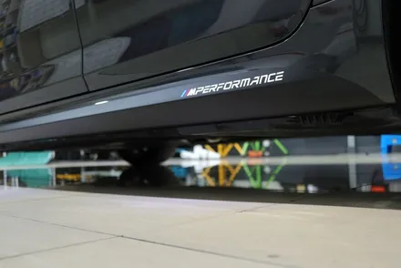 BMW데칼 시공 5시리즈 사이드 스커트 M 퍼포먼스블랙 무광/대구 카앤맨 / 대구 북구 검단동