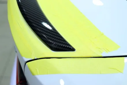 BMW i4 / G26 리어 스포일러 부분 포인트 랩핑 / 4D 리얼카본 시공 / 대구 카앤맨 / 대구 북구 검단동