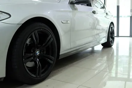 대구 bmw f10 사이드 데칼 시공 / 카앤맨 / 대구 북구 검단동