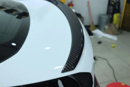 BMW i4 / G26 리어 스포일러 부분 포인트 랩핑 / 4D 리얼카본 시공 / 대구 카앤맨 / 대구 북구 검단동