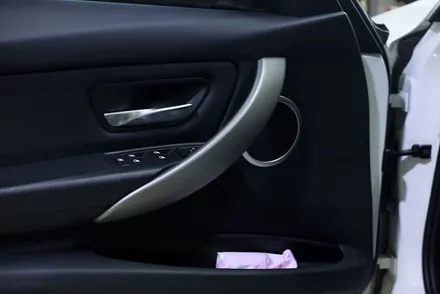 대구 자동차 실내랩핑 / BMW 3시리즈 (F30) 티타늄 브러쉬 / 카앤맨 / 대구 북구 검단동