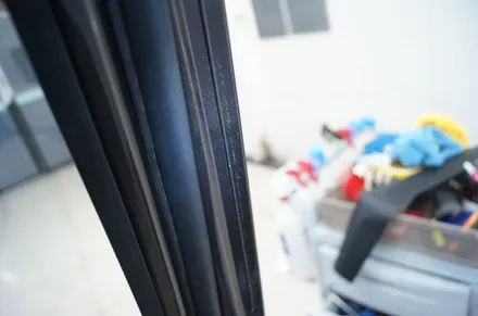 대구 스파크 b필러 부분랩핑(블랙 무광) 시공 카앤맨 / 대구 북구 검단동
