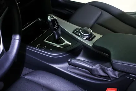 대구 자동차 실내랩핑 / BMW 3시리즈 (F30) 티타늄 브러쉬 / 카앤맨 / 대구 북구 검단동