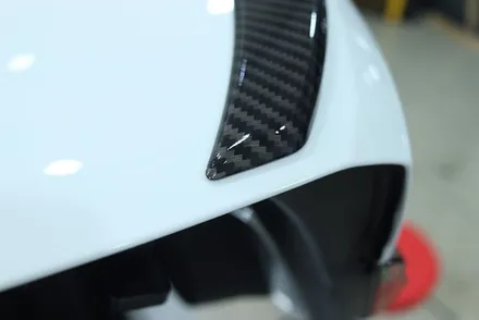 BMW i4 / G26 리어 스포일러 부분 포인트 랩핑 / 4D 리얼카본 시공 / 대구 카앤맨 / 대구 북구 검단동