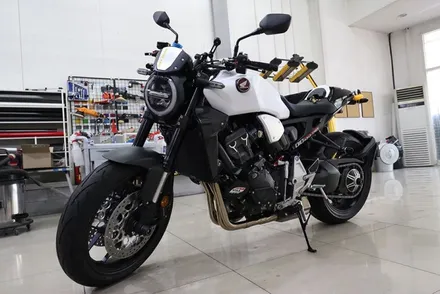 혼다 CB1000R 연료탱크 무광 ppf 시공 / 대구 카앤맨 / 대구 북구 검단동