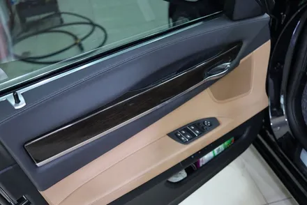 bmw 7시리즈 (F02) 실내랩핑 (블랙 브러쉬) 시공 대구 / 카앤맨 / 대구 북구 검단동