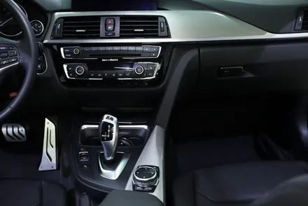 대구 자동차 실내랩핑 / BMW 3시리즈 (F30) 티타늄 브러쉬 / 카앤맨 / 대구 북구 검단동