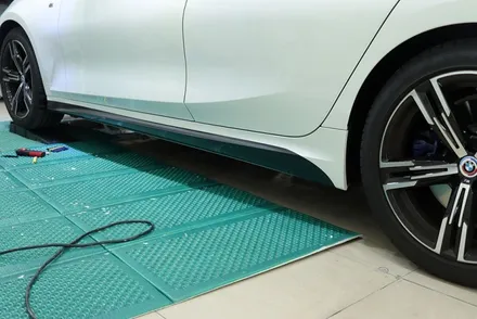 BMW G20 3시리즈 / 사이드데칼 시공/ 50주년 엠블럼 / 휠 캡 교체 작업 / 대구 카앤맨 / 대구 북구 검단동