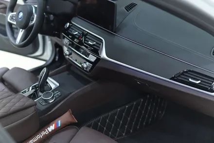 bmw 실내랩핑 / g30 5시리즈 하이그로시 파츠 매트릭스 블랙 시공 / 대구 카앤맨 / 대구 북구 검단동