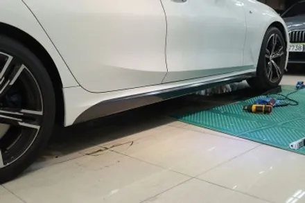 BMW G20 3시리즈 / 사이드데칼 시공/ 50주년 엠블럼 / 휠 캡 교체 작업 / 대구 카앤맨 / 대구 북구 검단동