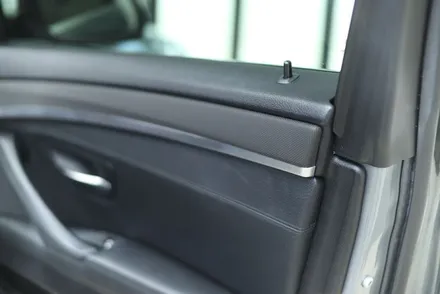 BMW 5시리즈 / F10 실내랩핑 매트릭스 블랙 시공 / 대구 카앤맨 / 대구 북구 검단동