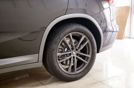 BMW X4 / M 스포츠 X / 은색 몰딩 부분 랩핑으로 죽이기(휀더 가니쉬/디퓨저) / 대구 북구 검단동