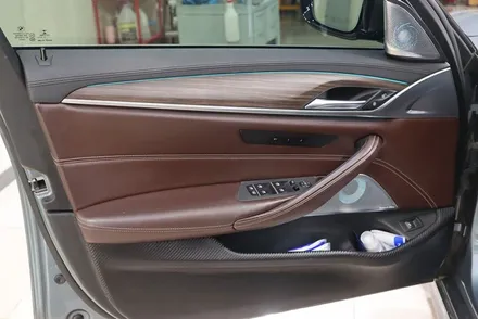 자동차 실내랩핑 시공/ bmw 5시리즈 / 티타늄 브러시 / 대구 카앤맨 / 대구 북구 검단동